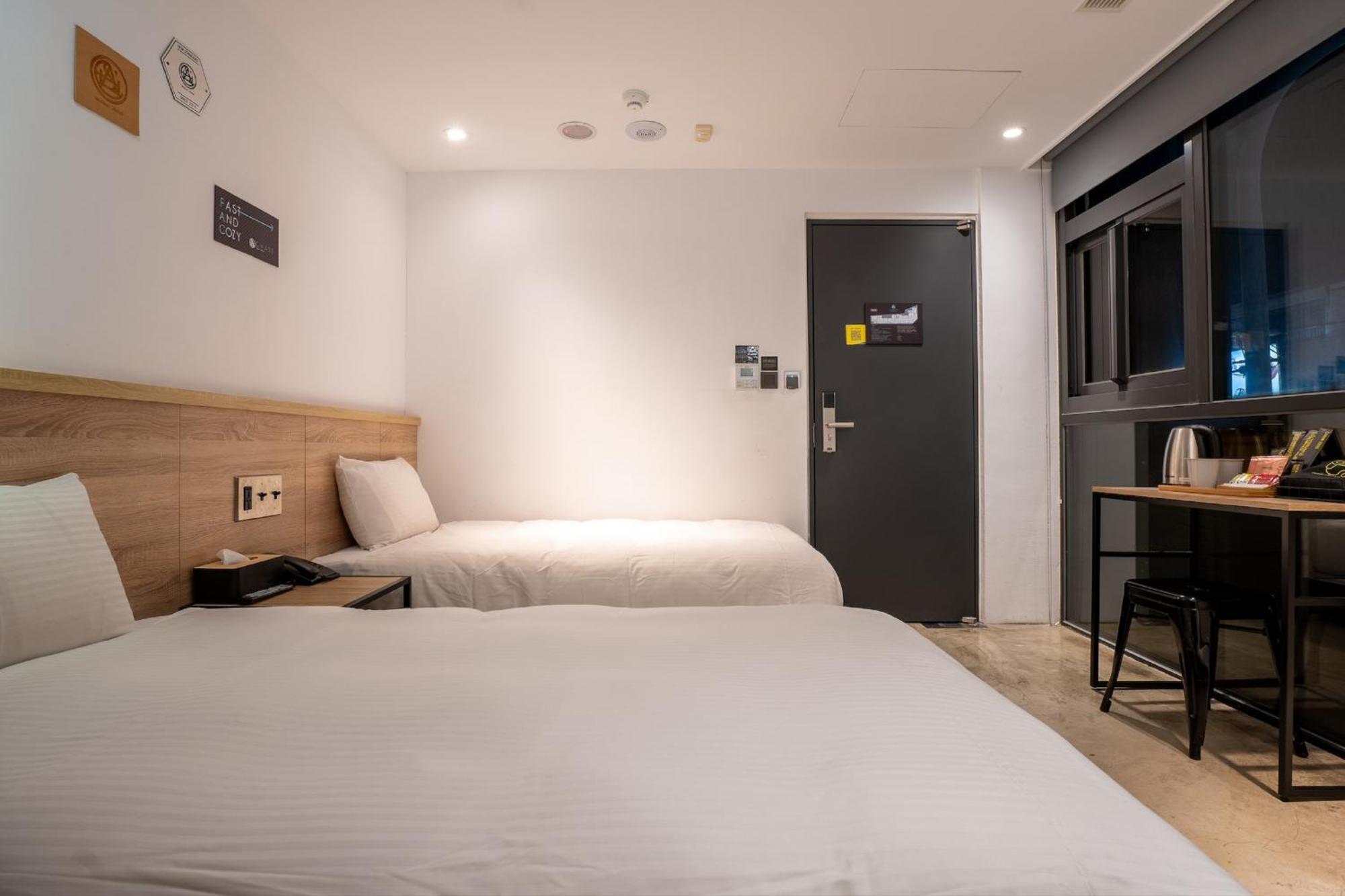 Chase Hotel Taichung Exterior foto