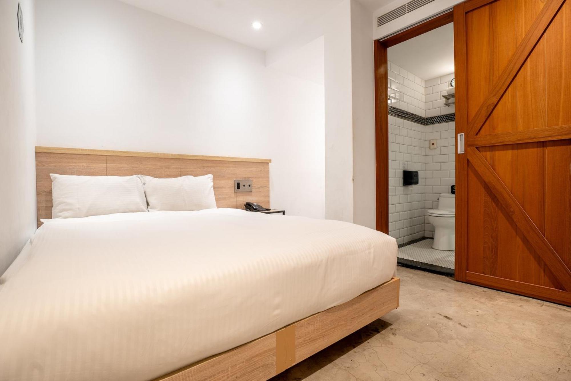 Chase Hotel Taichung Exterior foto