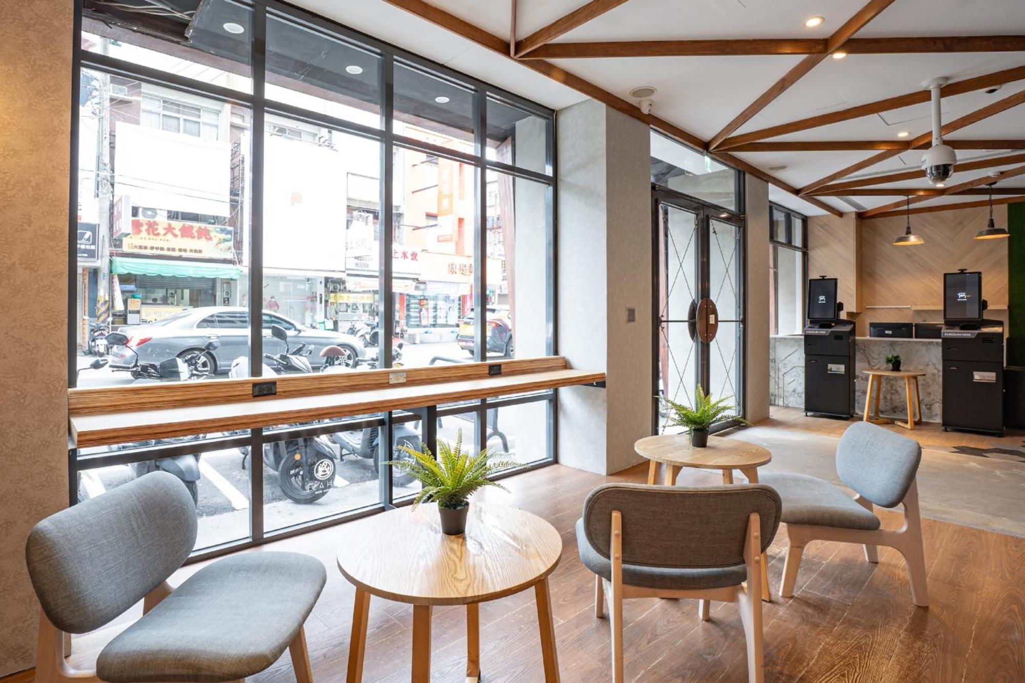 Chase Hotel Taichung Exterior foto