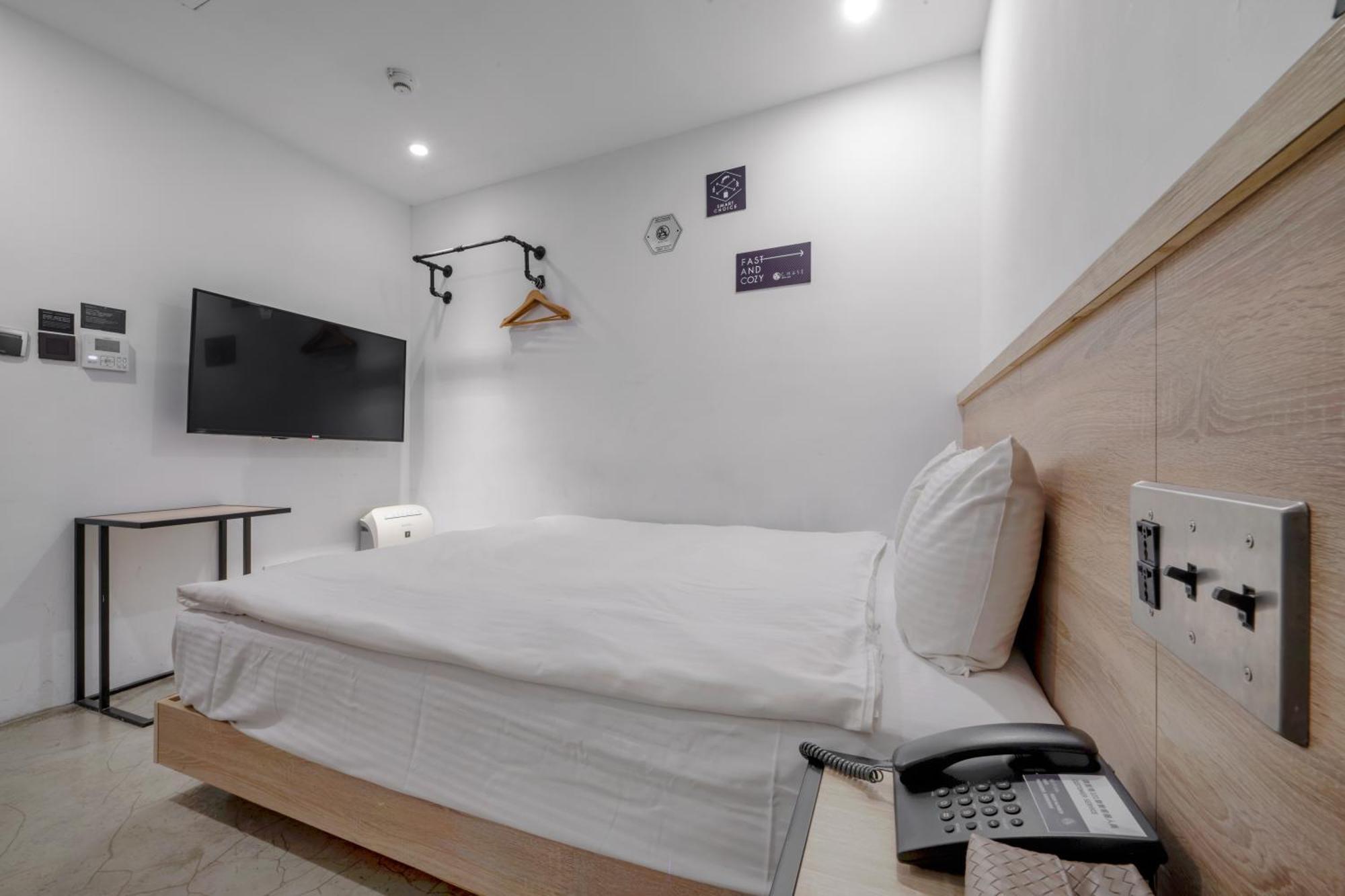 Chase Hotel Taichung Exterior foto
