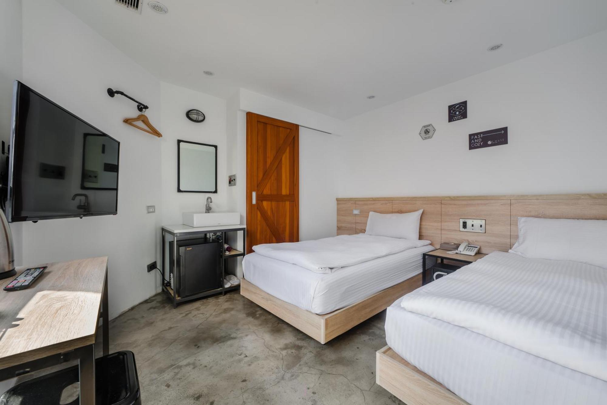 Chase Hotel Taichung Exterior foto